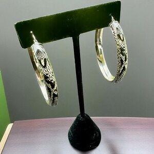 Big size 925 Sterling Silver Hoop Earrings with Faux Snake Skin Design – 11.4g